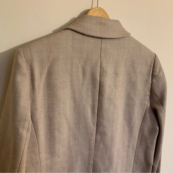 M.M. LaFleur The O'Hara Wool Herringbone Blazer in Ivory Biscuit, Size 12 - Picture 12 of 14